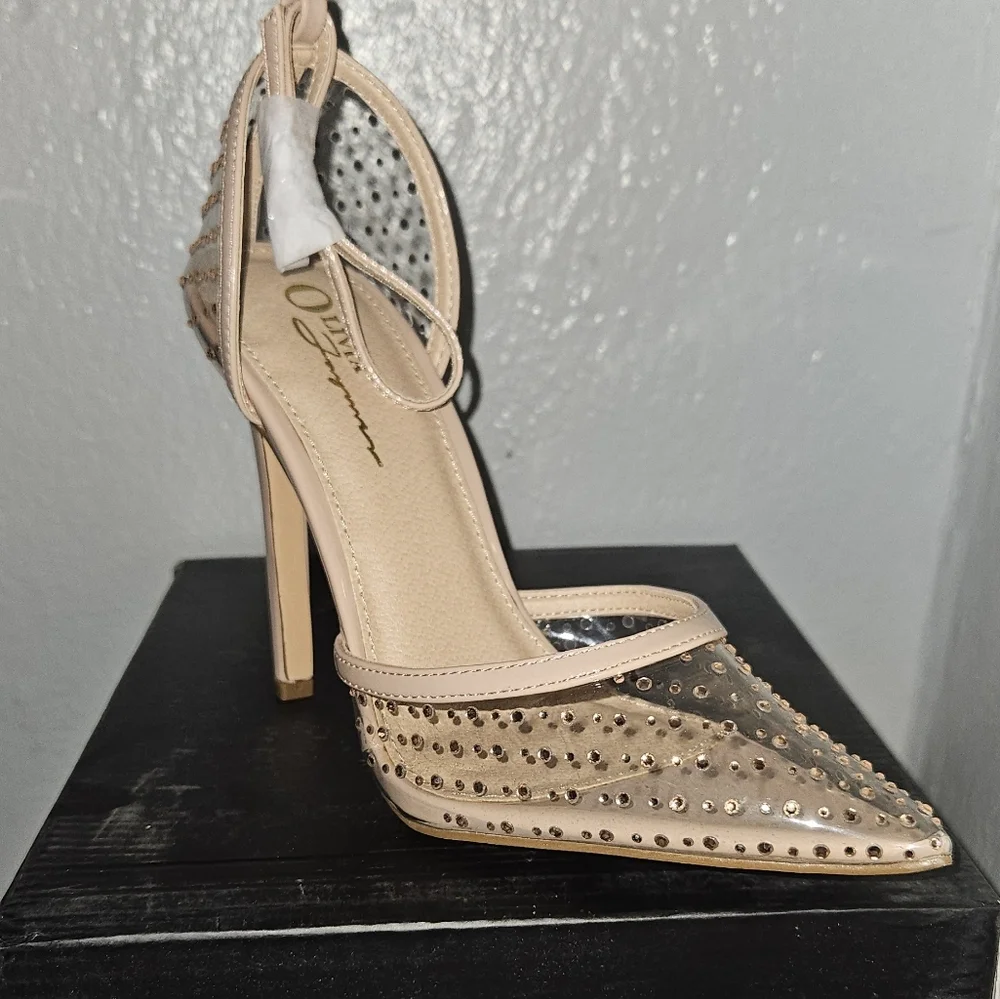 OLIVIA FERGUSON High Heels Clearly Chic Rhinestone Pumps SIZES 7.5 8 8.5 9 NEW - Picture 3 of 5